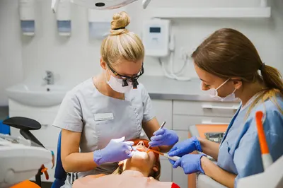 Esthetic Dental Clinic - DENTYSTA Toruń - Stomatologia estetyczna - Implanty - Licówki - Ortodonta - Protetyk - Chirurg TORUŃ